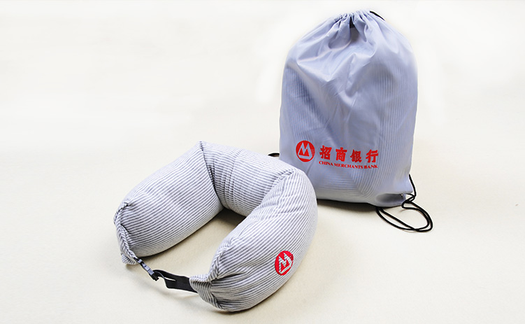 客戶回饋禮品的要點——應情應景！看芳恩為招行定制便攜旅行枕！