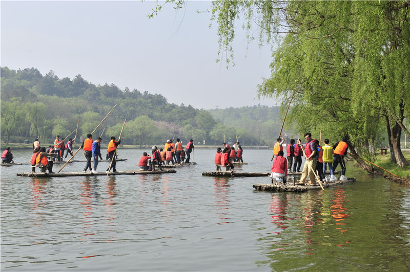 擁抱自然、放飛心靈——芳恩家居2012將軍山踏青
