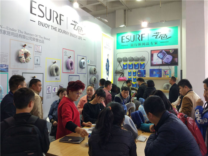 2017春季北京禮品展第2日——中高端旅游頭枕“藝色”仍遭觀眾輪番轟炸！