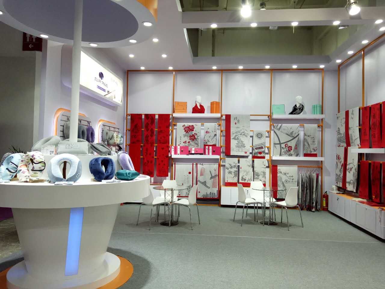 找回禮品的感覺！藝色旅行枕、艾絲雅蘭定制圍巾驚艷2017北京禮品展