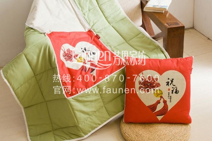 行走的毯子—抱枕被子兩用靠墊，快把它抱給你愛的她